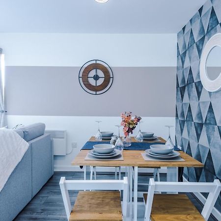 Stunning 2 Bed Apt By Greenstay Serviced Accommodation - Located In Formby Village - Perfect For Short & Long Stays - Couples, Friends & Families & Business Travellers All Welcome - Dog Friendly - 7 Экстерьер фото