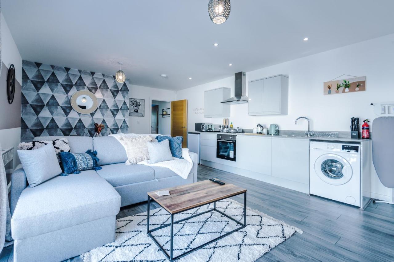 Stunning 2 Bed Apt By Greenstay Serviced Accommodation - Located In Formby Village - Perfect For Short & Long Stays - Couples, Friends & Families & Business Travellers All Welcome - Dog Friendly - 7 Экстерьер фото